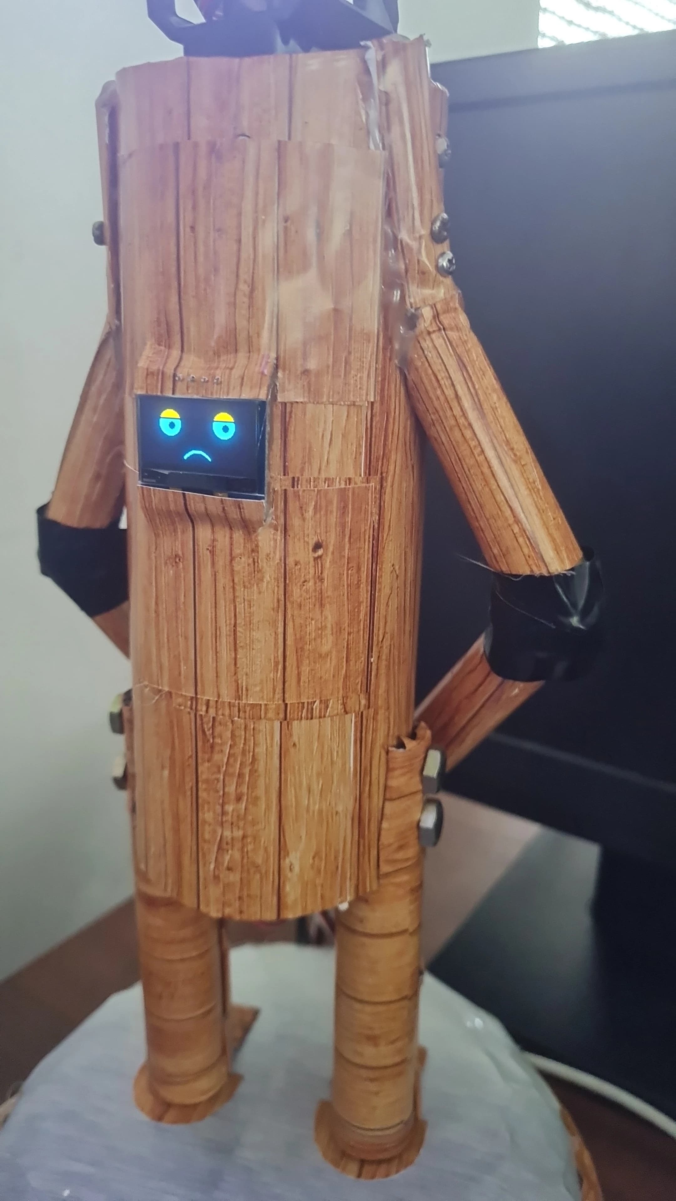 Lumina's OLED face display